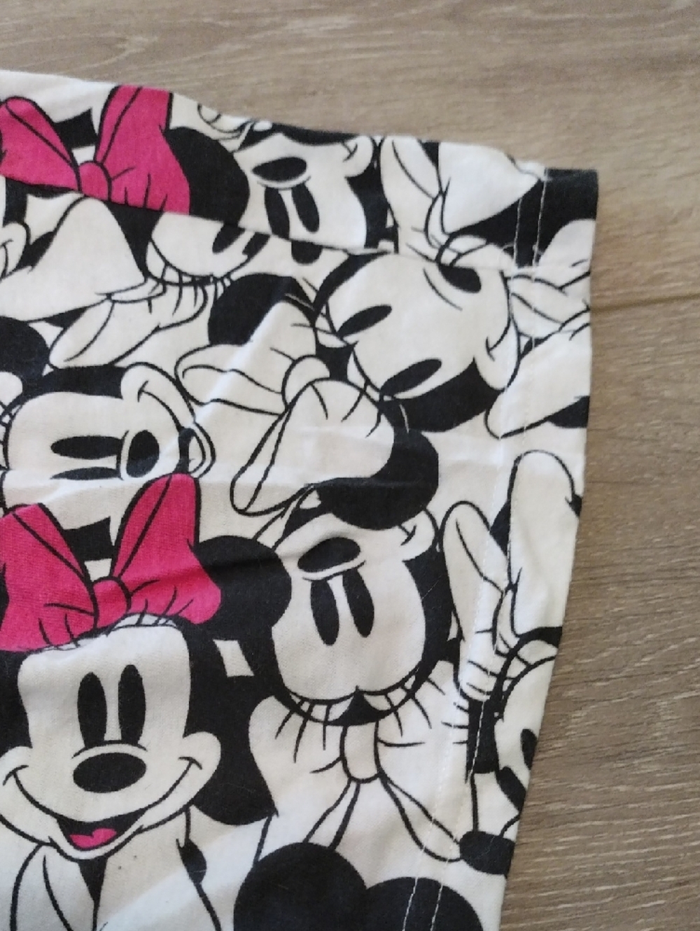 Minnie Mouse Black & Pink Pajama Pants - Picture 8 of 14